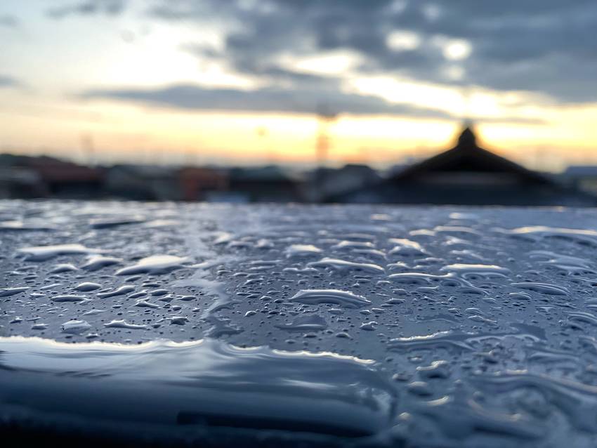 水面の粒？の大きさやカタチがま...