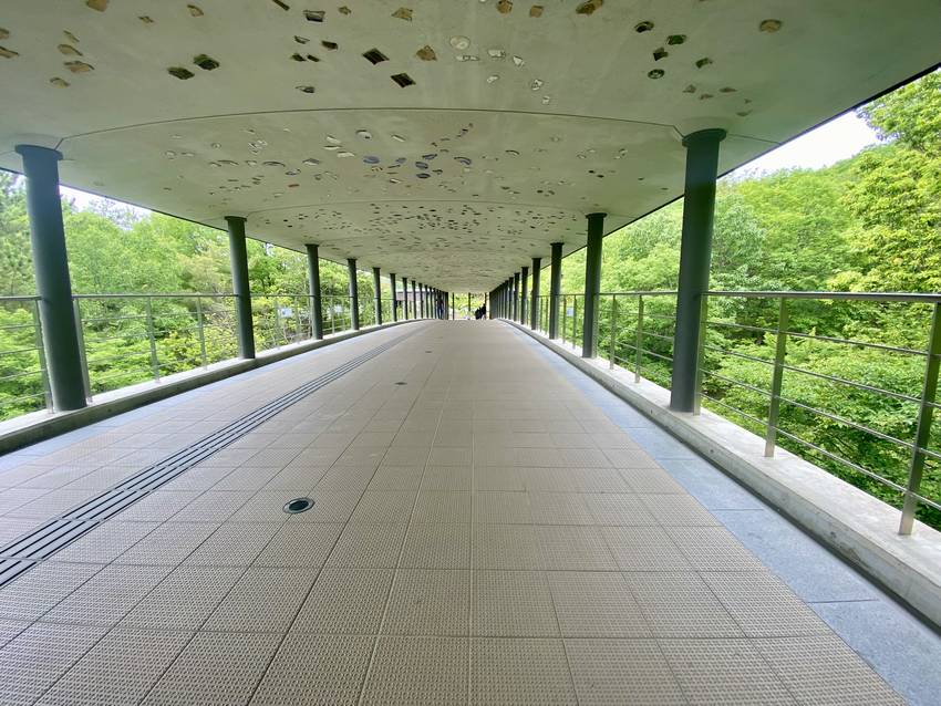 この渡り回廊が素敵ですね アプ...