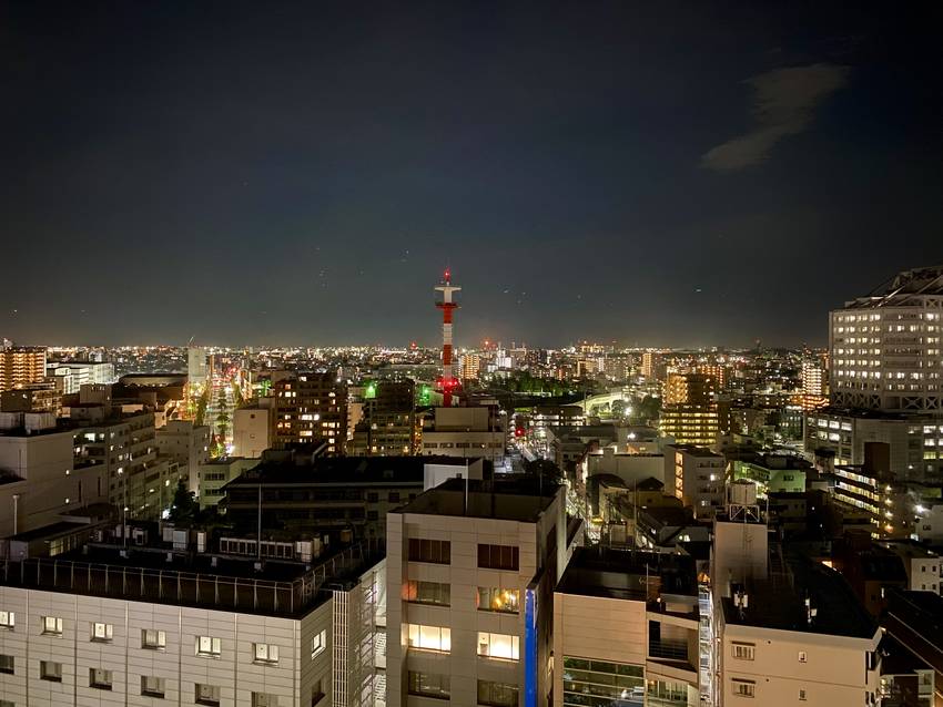 一見素敵な夜景ですがね 空には...