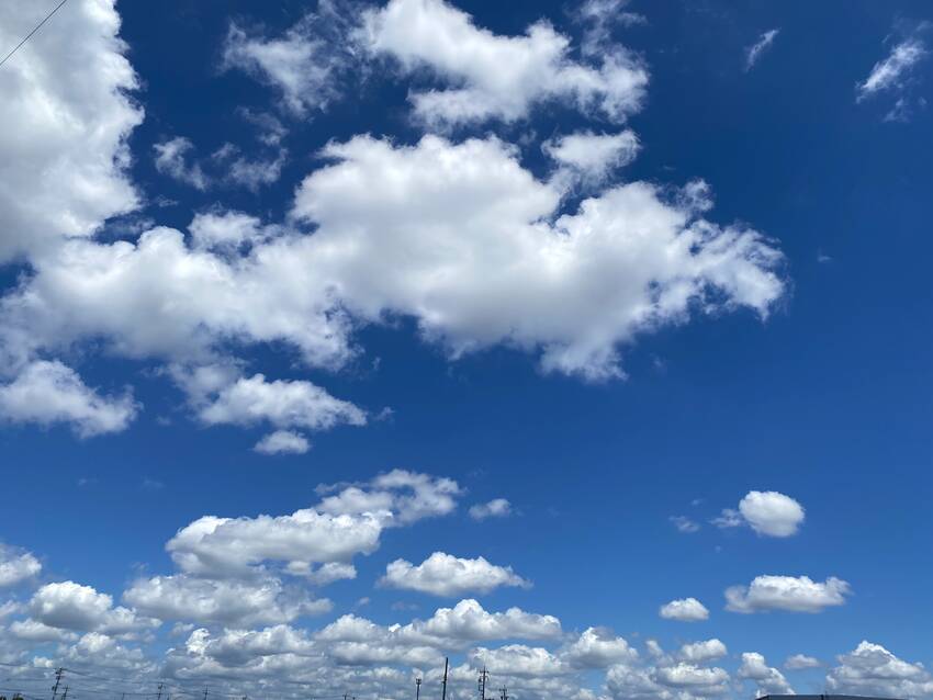 空はこんなに碧かったのか？（笑...