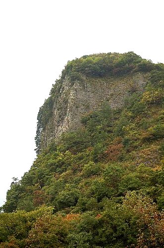 そそり立つ岩壁