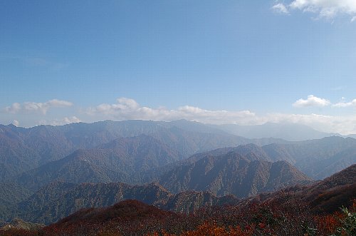 紅葉・黄葉の山は-9