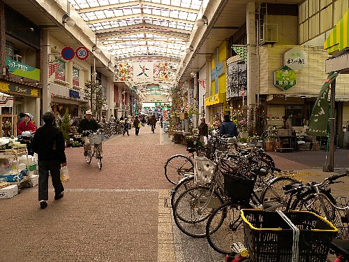 閑散としている市場