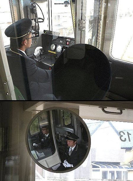 運転席には