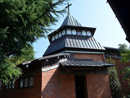 お隣の建物は