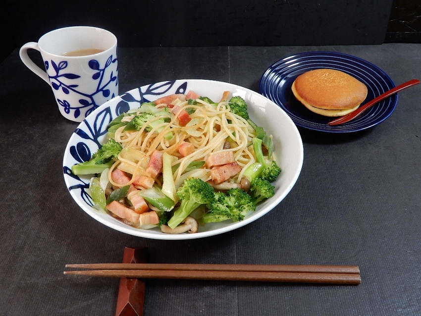 お箸で食べるパスタ「ベーコン＋...