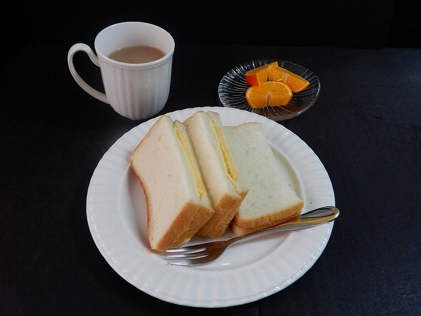 「玉子焼き＋チーズ　サンドイッ...
