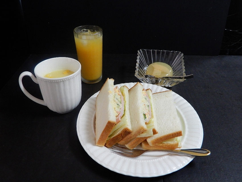 「ハム＋ポテトサラダ　サンドイ...