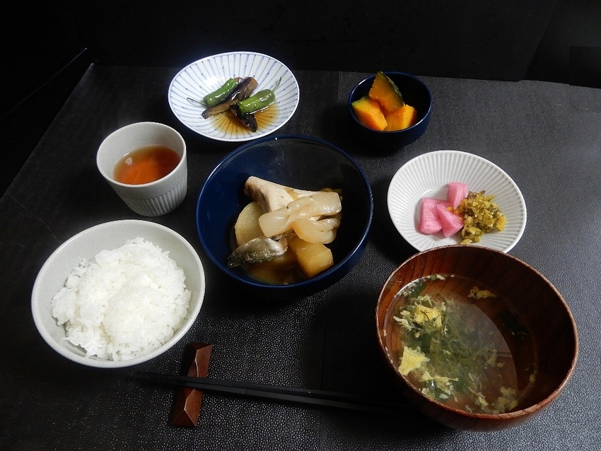 煮魚「ブリ大根＋結び蒟蒻」　「...