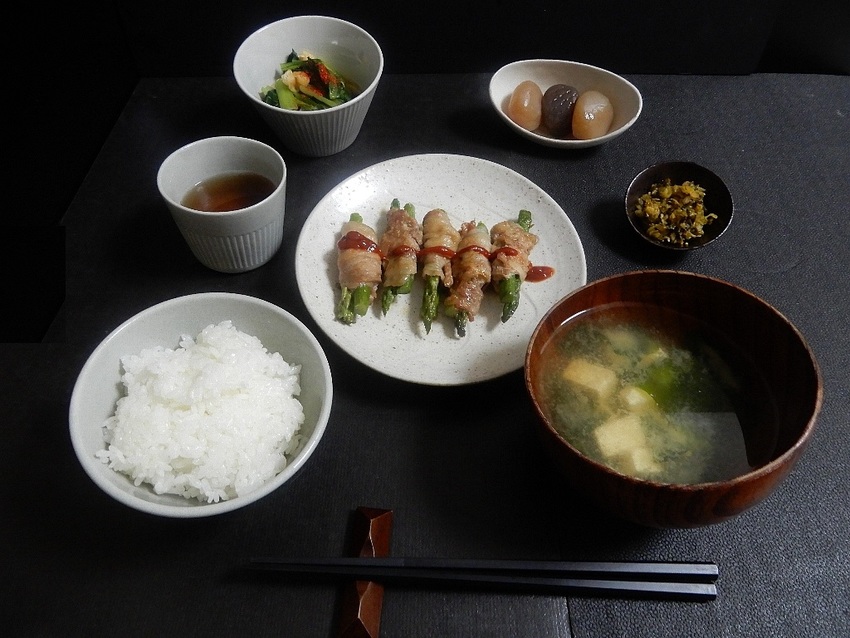 「豚バラ肉のアスパラガス巻き」...