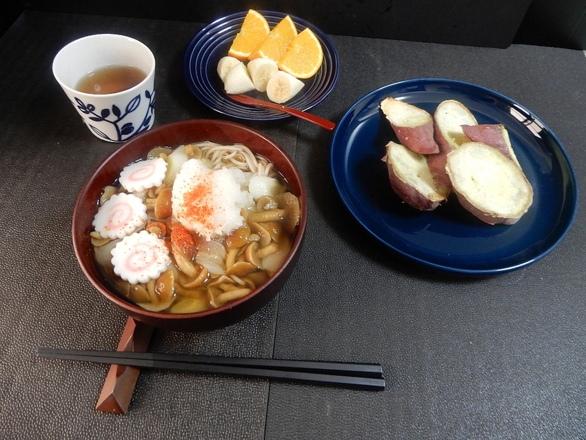 「霙＋なめこ　そば」　「オレン...