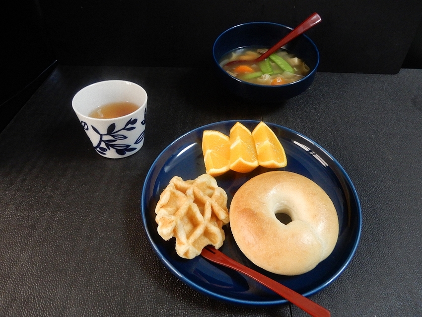「ベーグル＋ワッフル＋オレンジ...