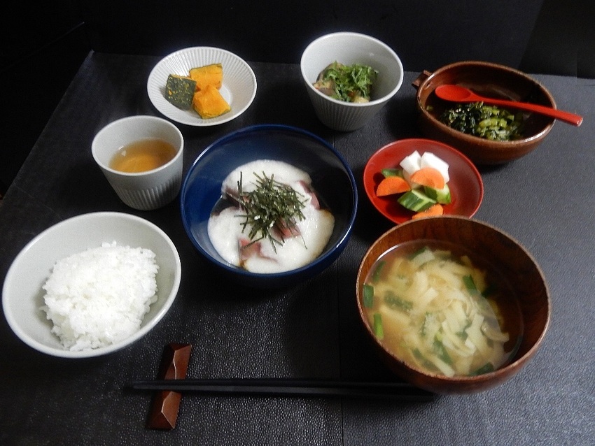 お刺身「マグロの山掛け」　「茄...