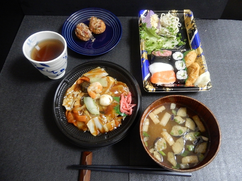 「旨煮八宝菜弁当」　「そばとお...