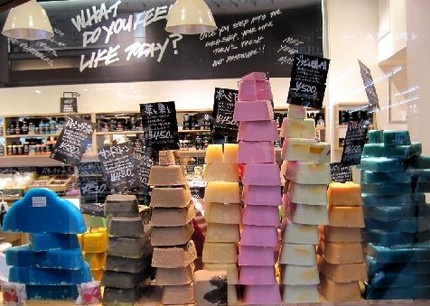 【ＬＵＳＨ（ラッシュ）】神戸三...