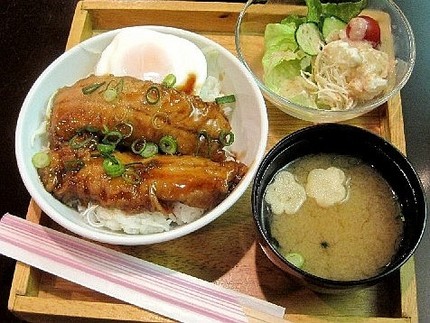 さんま蒲焼き丼＠Ｃａｆｅ　Ｓｔ...