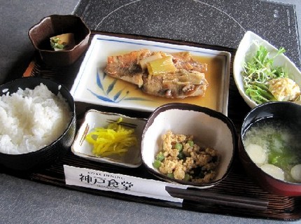 煮魚定食＠【神戸食堂】神戸ハー...