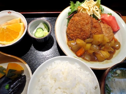 ひとくちかつのカレーソース定食...