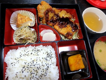 吉珍おまかせ弁当（２）＠お食事...