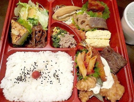 アナゴの煮付け弁当＠配達専門カ...