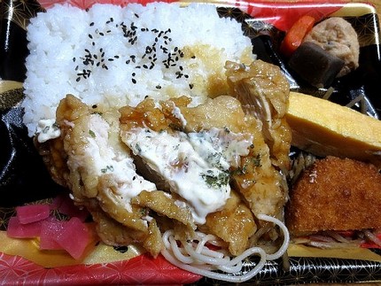チキン南蛮弁当＠生鮮スーパしん...
