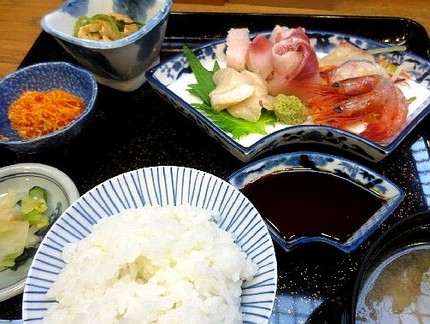 刺身定食＠御食事処・酒処【文平...