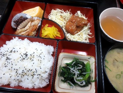 吉珍おまかせ弁当（４）＠お食事...