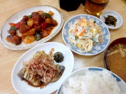 酢豚・サラダ・焼き茄子＠【昼ご...