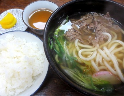 肉うどんとライス＠生蕎麦【日精...