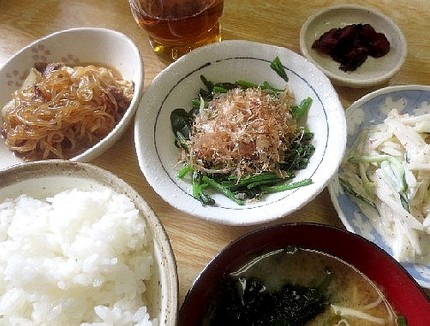 すき焼き・ほうれん草・大根サラ...
