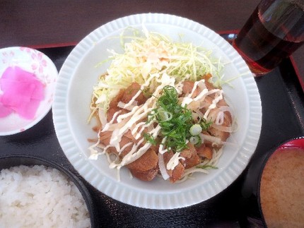 日替り定食（７）「鶏肉の照り煮...