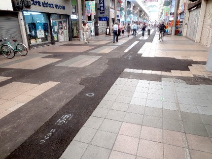 ＜神戸元町商店街の舗装＞＠元町...