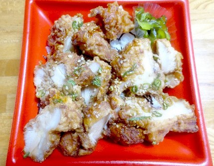 鶏手羽トロの唐揚げ丼＠【阪食】...