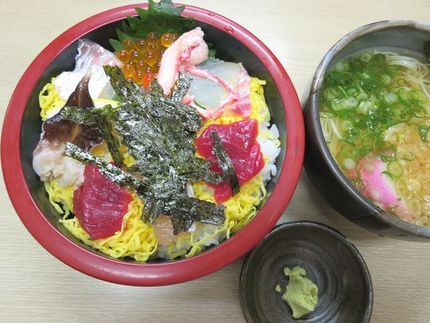 海鮮丼セット＠魚処【でぶ】長田...