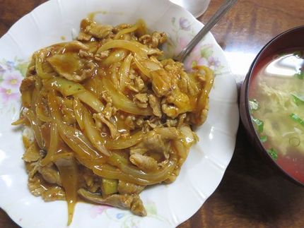 ピリ辛豚丼＠中華料理【サカエ】...