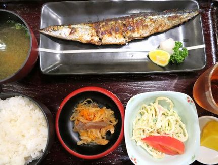 サービス定食（２）＠めし屋【鈴...