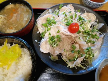 冷豚しゃぶ定食＠お食事処【岸タ...