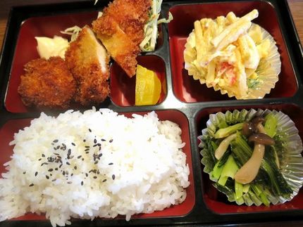 チキンカツ弁当＠居酒屋【くすの...