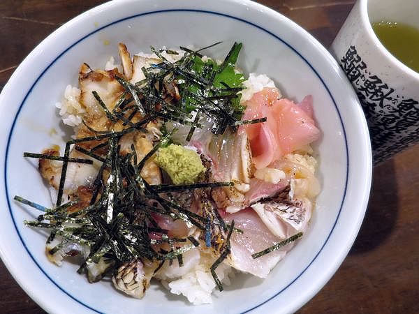 日替わり海鮮丼＠海鮮居酒屋【三...
