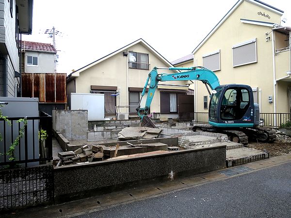 ＜住宅の解体現場＞