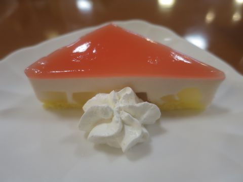 お茶菓子（８４）ピーチケーキ