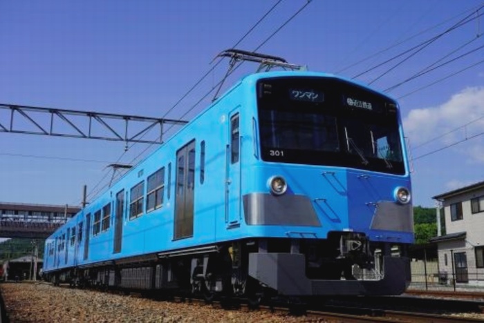 新形式車両「３００形」（画像：...