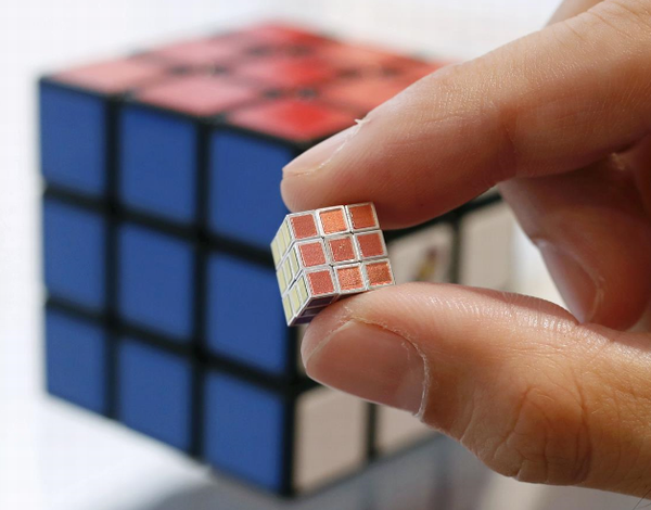 世界最小の「ルービックキューブ...