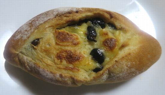 調理パン（４３６）黒豆とチーズ...