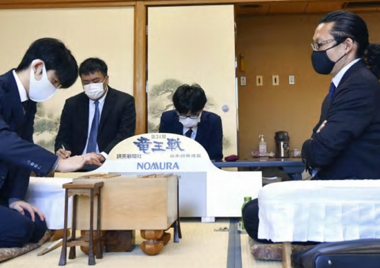 ＜藤井聡太二冠＞（１０６）５期...