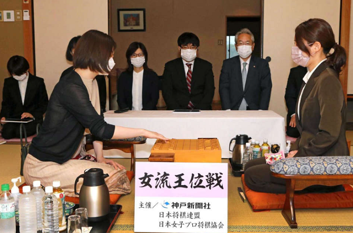 ＜西山朋佳女流二冠＞先勝＠第３...