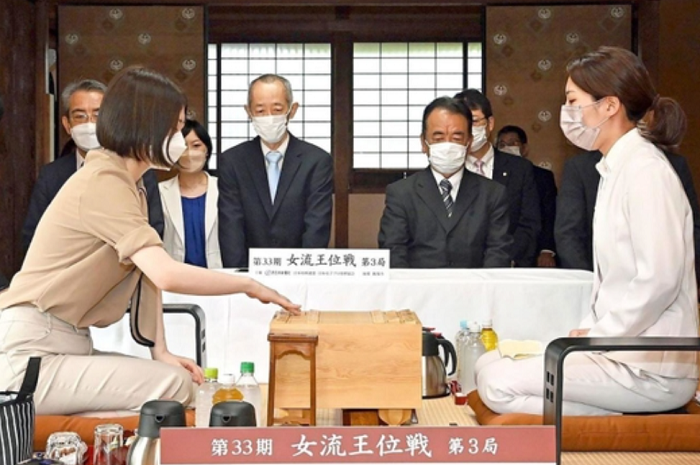 ＜里見香奈女流王位＞（３５）２...