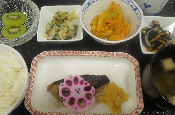 デイケアのお昼ご飯（８６８）