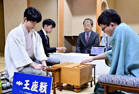 ＜藤井聡太七冠＞（２６７）八冠...