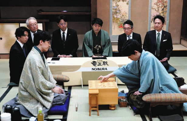 ＜藤井聡太竜王＞（２７０）３勝...